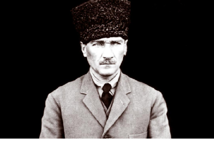 Atatürk'ü Saygıyla Anıyoruz